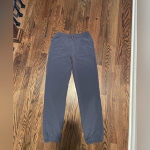 these are super comfy work out pants!! only worn twice! like new.